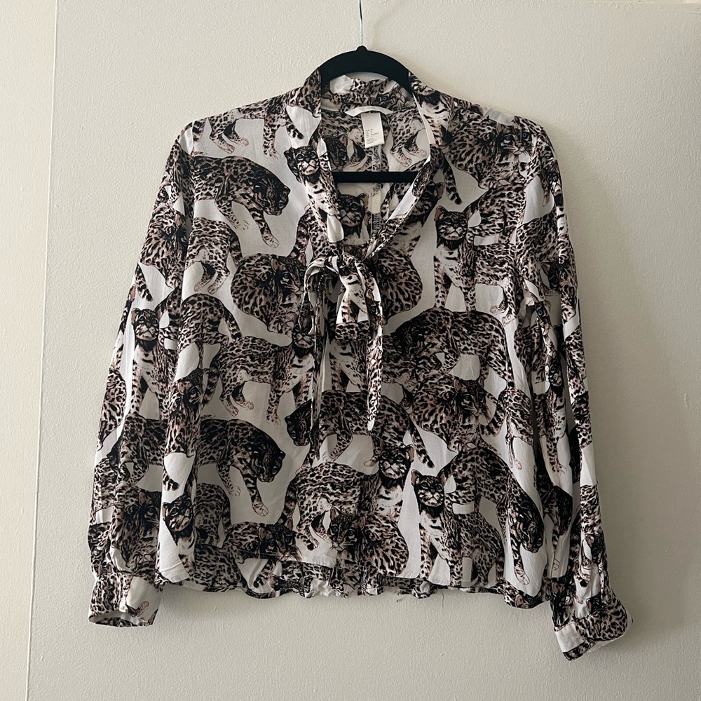 Cute PussyBow Blouse with jungle cats leopards top shirt lightweight H&M